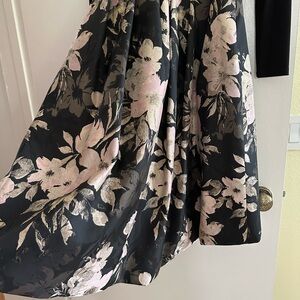 Xscape gorgeous dress size 4 new without tag size 4